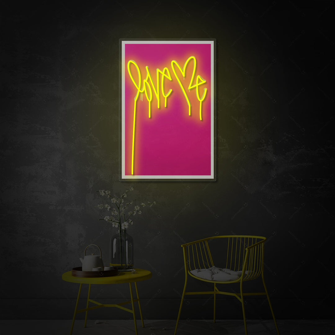 "Love Me" Neonschild