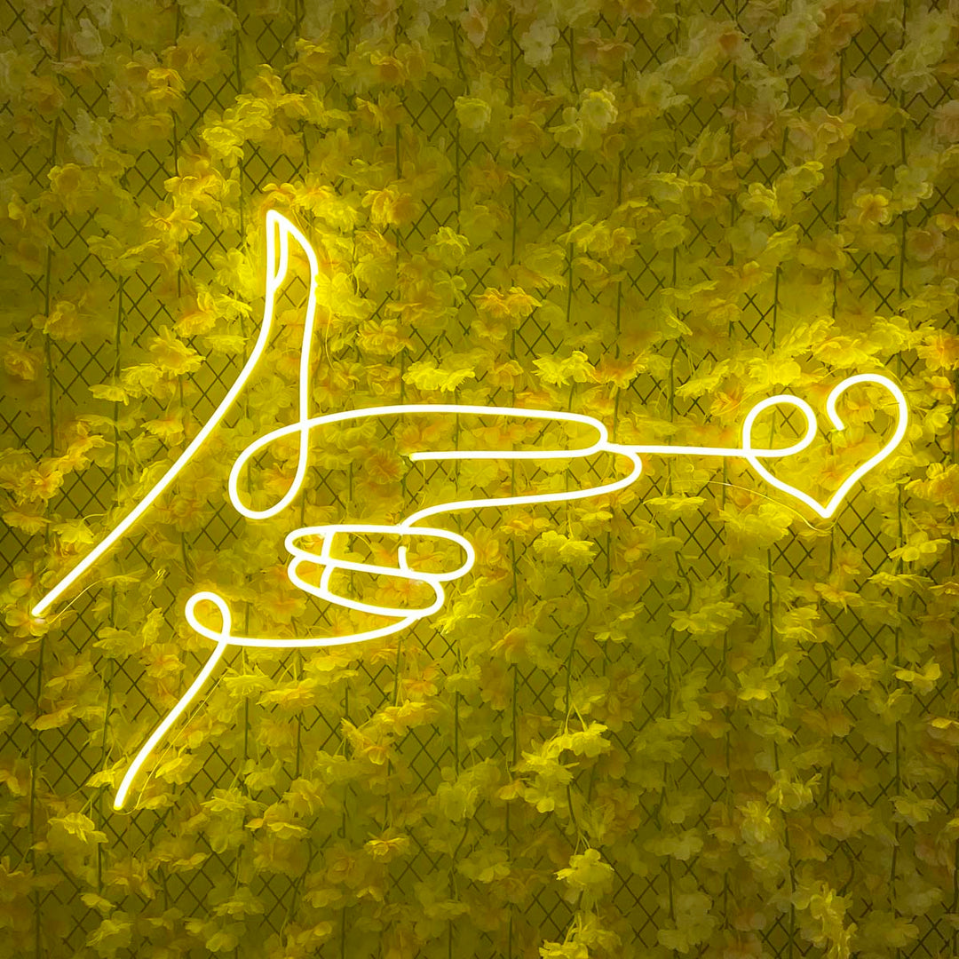 "Schießen Liebe Herz" Neonschrift