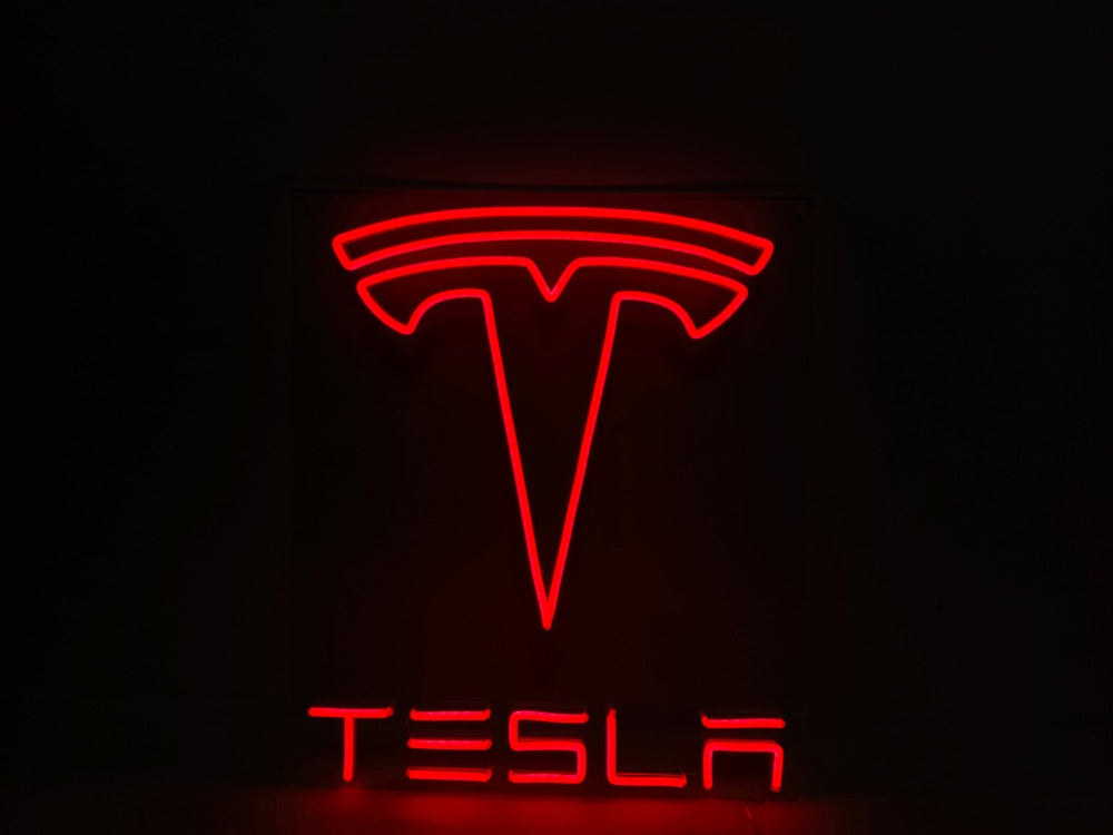 Fertiges Tesla Logo-Neonschild in Rot