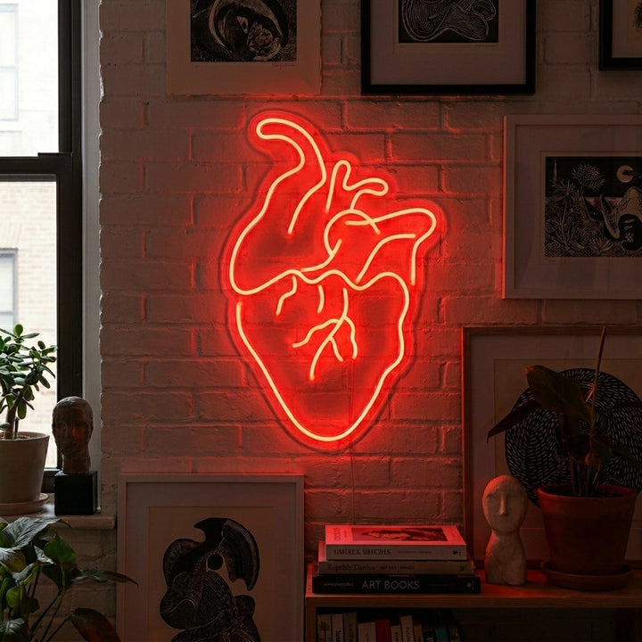"Tatsächliches Herz" Neonschrift