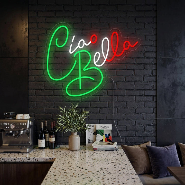 "Ciao Bella, Hello Beautiful" Neonschrift