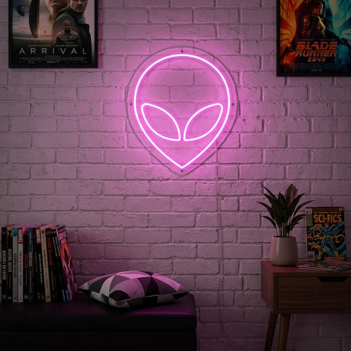 "Außerirdische" Neonschrift