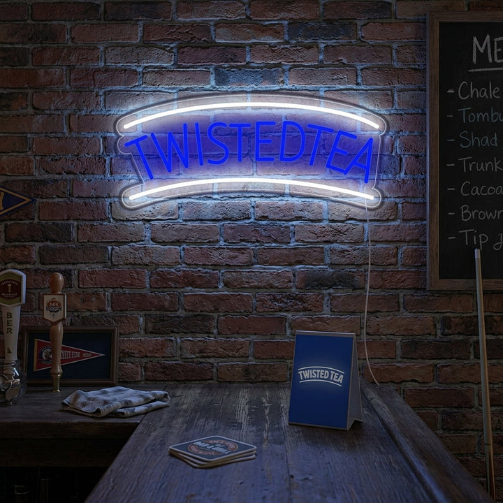 "Vintage Twisted Tea Bierbar" Neonschrift