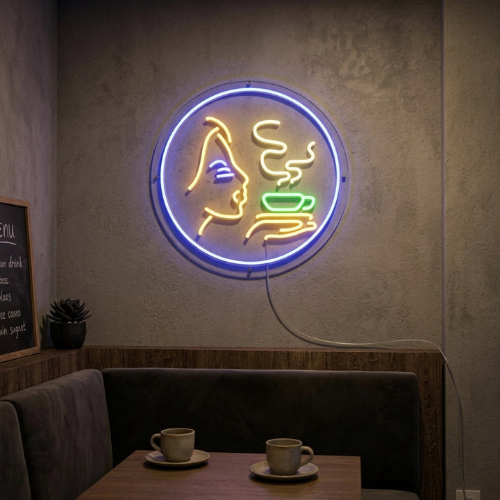 "Mädchen, Heißer Kaffee" Neonschrift