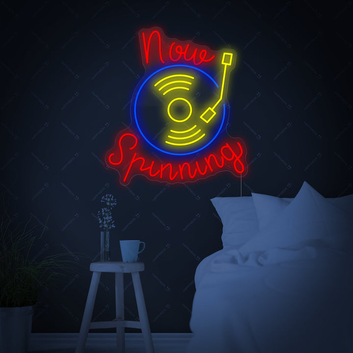 "Now Spinning" Neonschild