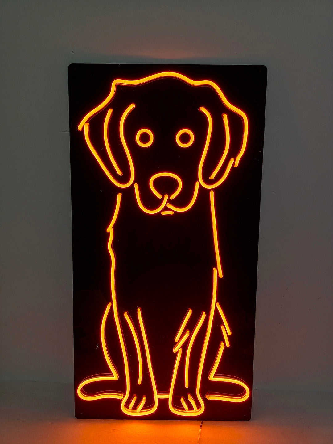 "Goldener Hund" Neonschrift (Lagerbestand: 1 Einheiten)