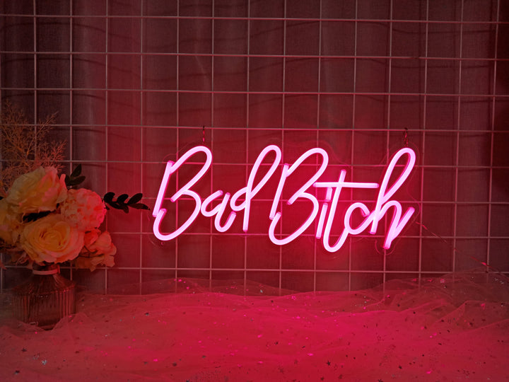 "Bad Bitch" Neonschrift (Lagerbestand: 4 Einheiten)
