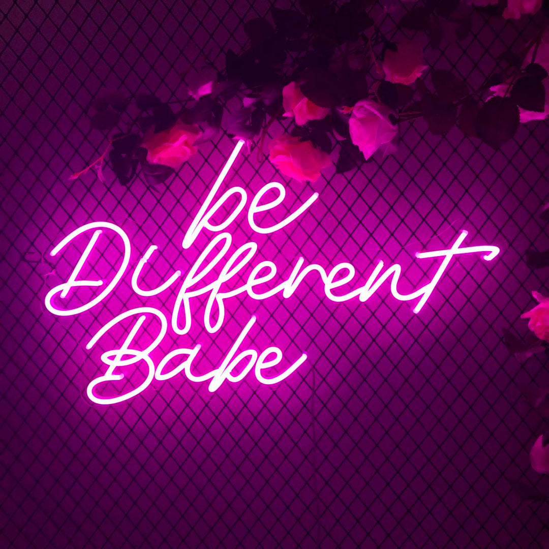 "Be Different Baye" Neonschrift