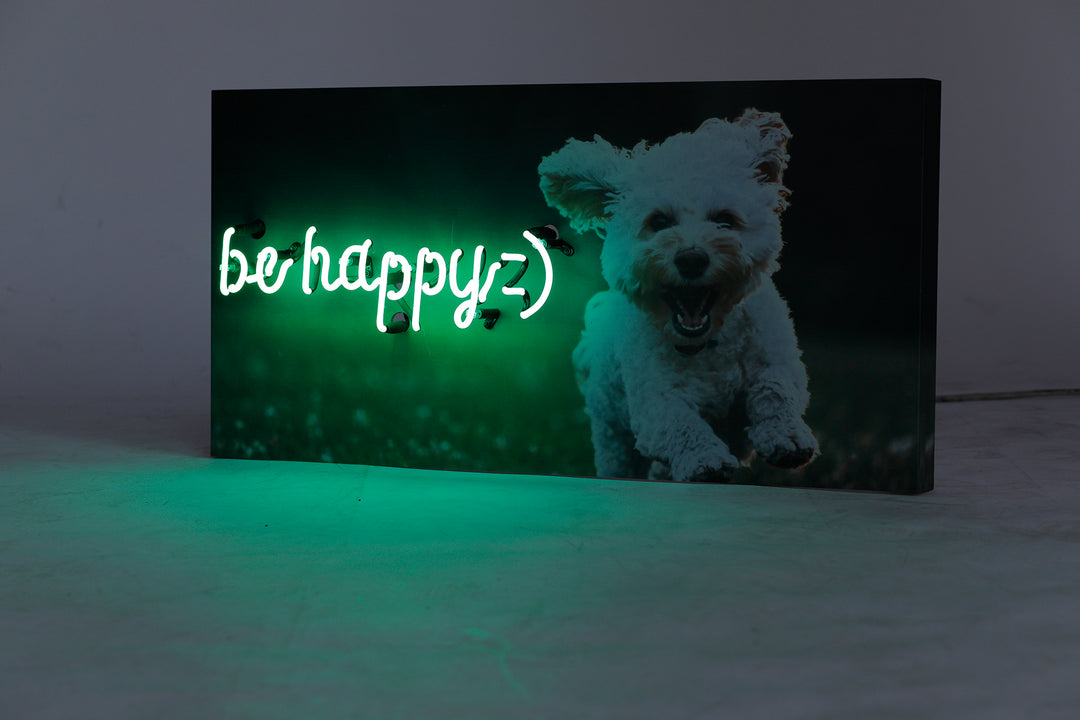 "Be Happy" Neon auf Leinwand