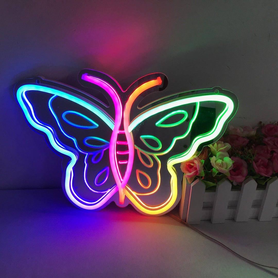 "Schmetterling, Traumhafte Farbänderung" Spiegel Neonschrift