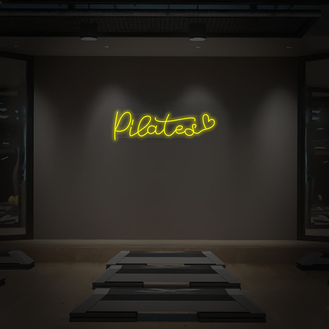 "Pilates Herz" Neonschrift