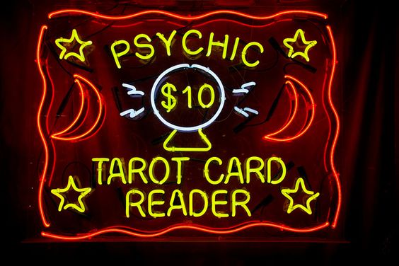 "Psychic Tarot Card Reader" Neonschrift