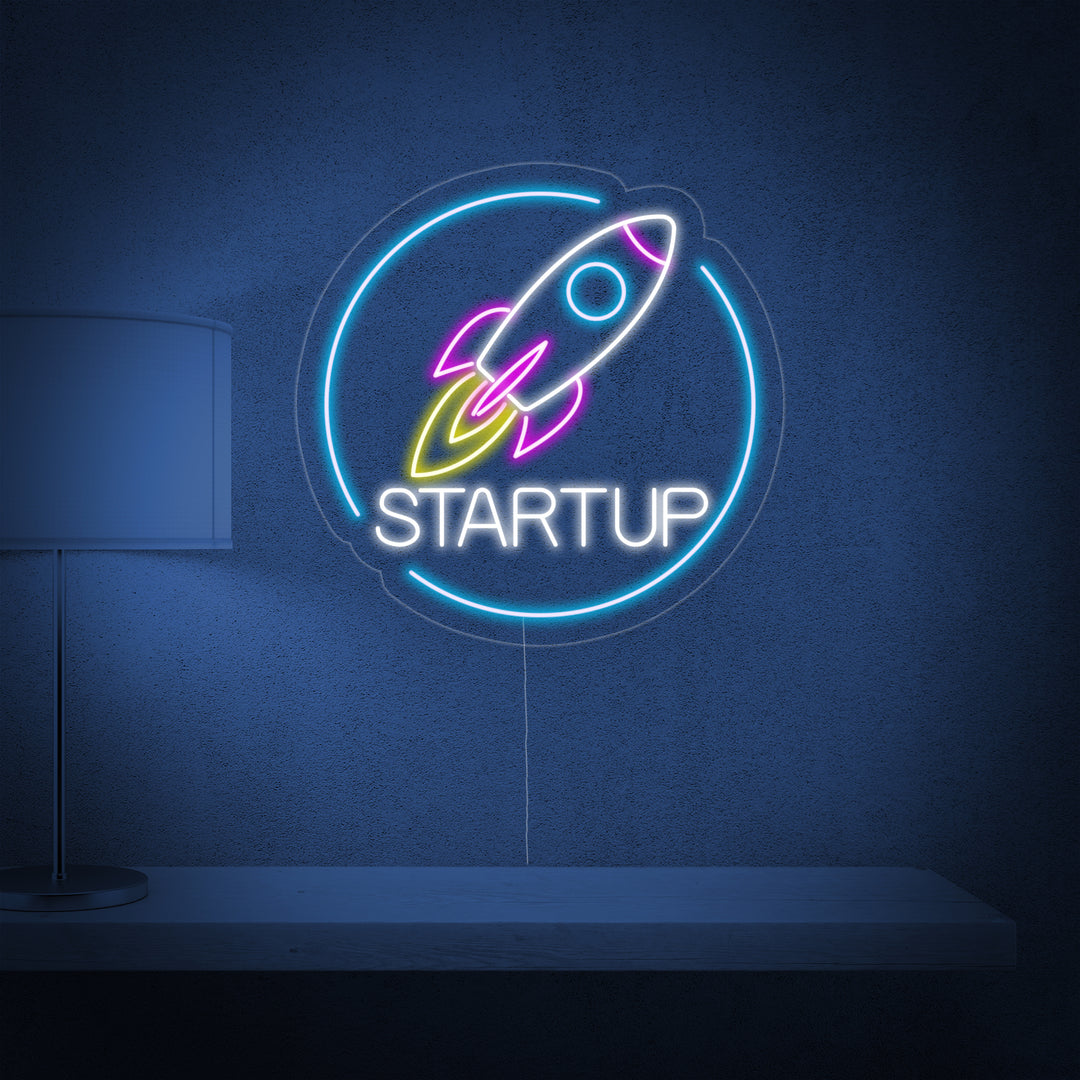 "Startup, Rakete" Neonschrift