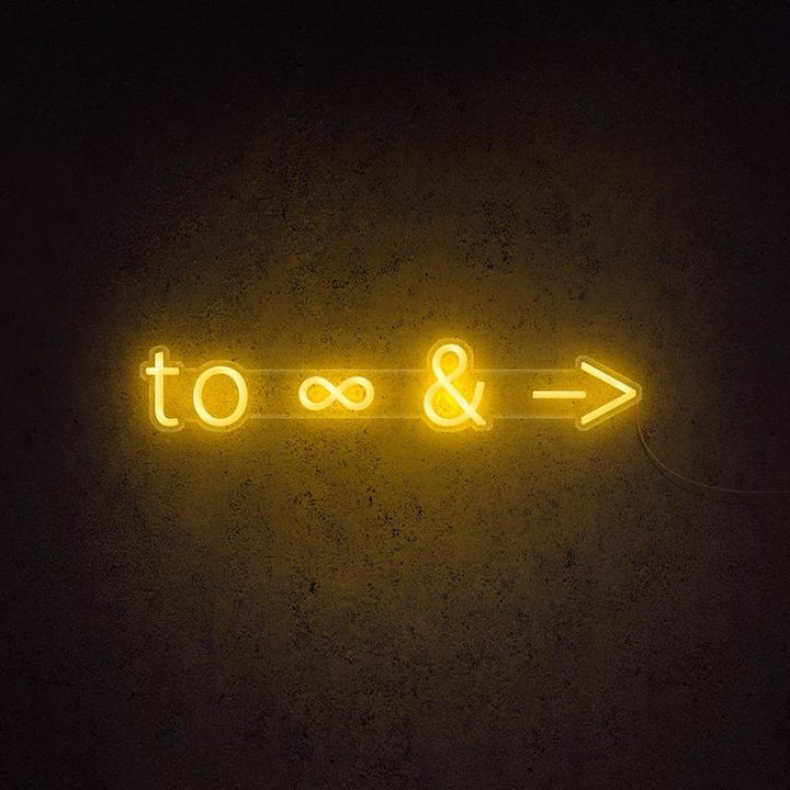 "TO unendlich & jenseits" Neonschrift