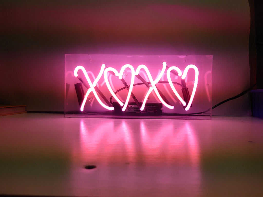 "XOXO" Acrylbox Neonschrift, Glas Neonschrift, Tisch Neonschrift
