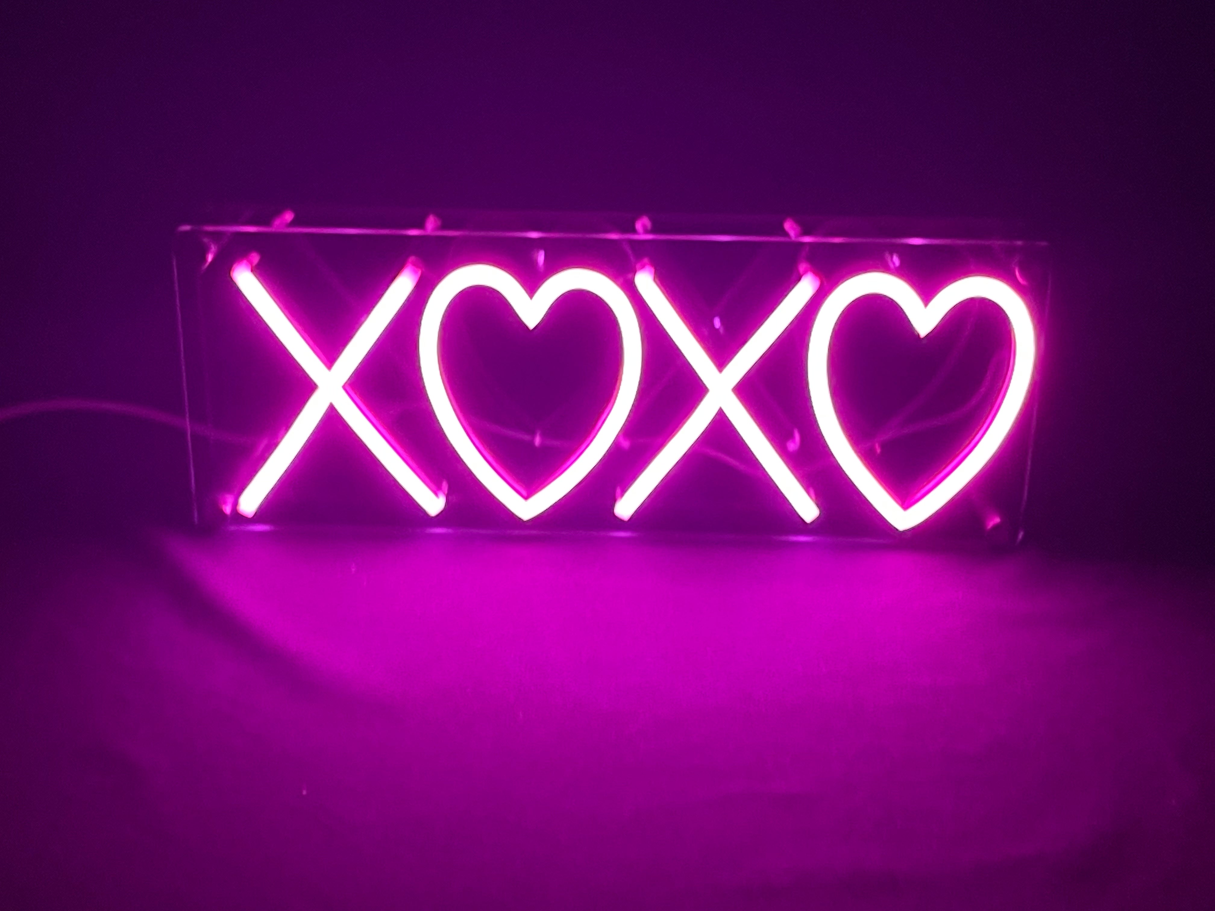 "XOXO" Desk LED Neonschrift